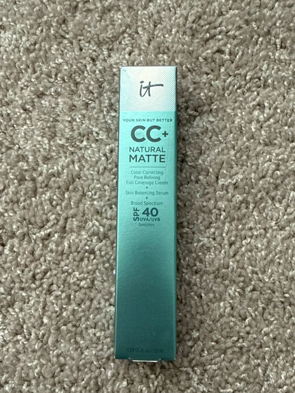 it cosmetics CC+ Natural Matte Color-Correcting Cream - Teal Green Packaging